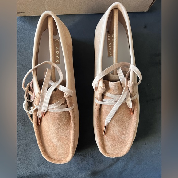 Clarks Wallabees Light Tan Suede - Picture 4 of 12